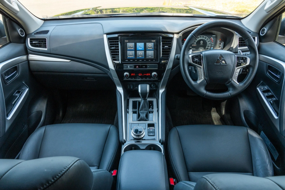 mitsubishi pajero sport